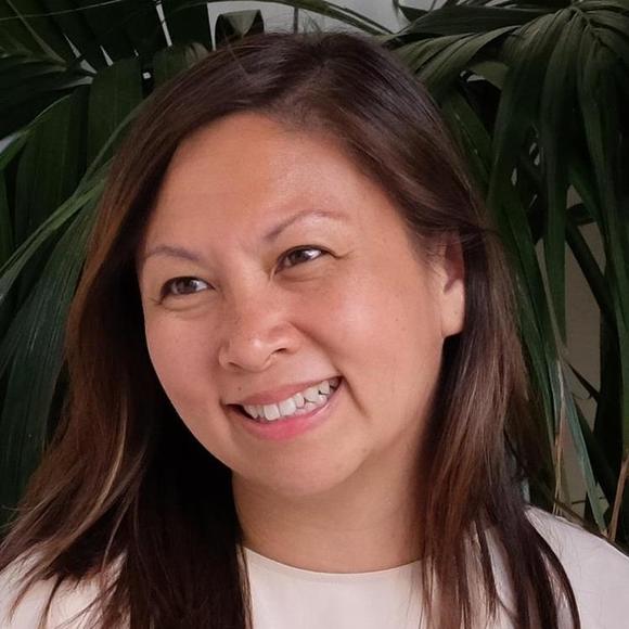 Meet your Posher, Jennifer - Picture 2 of 2